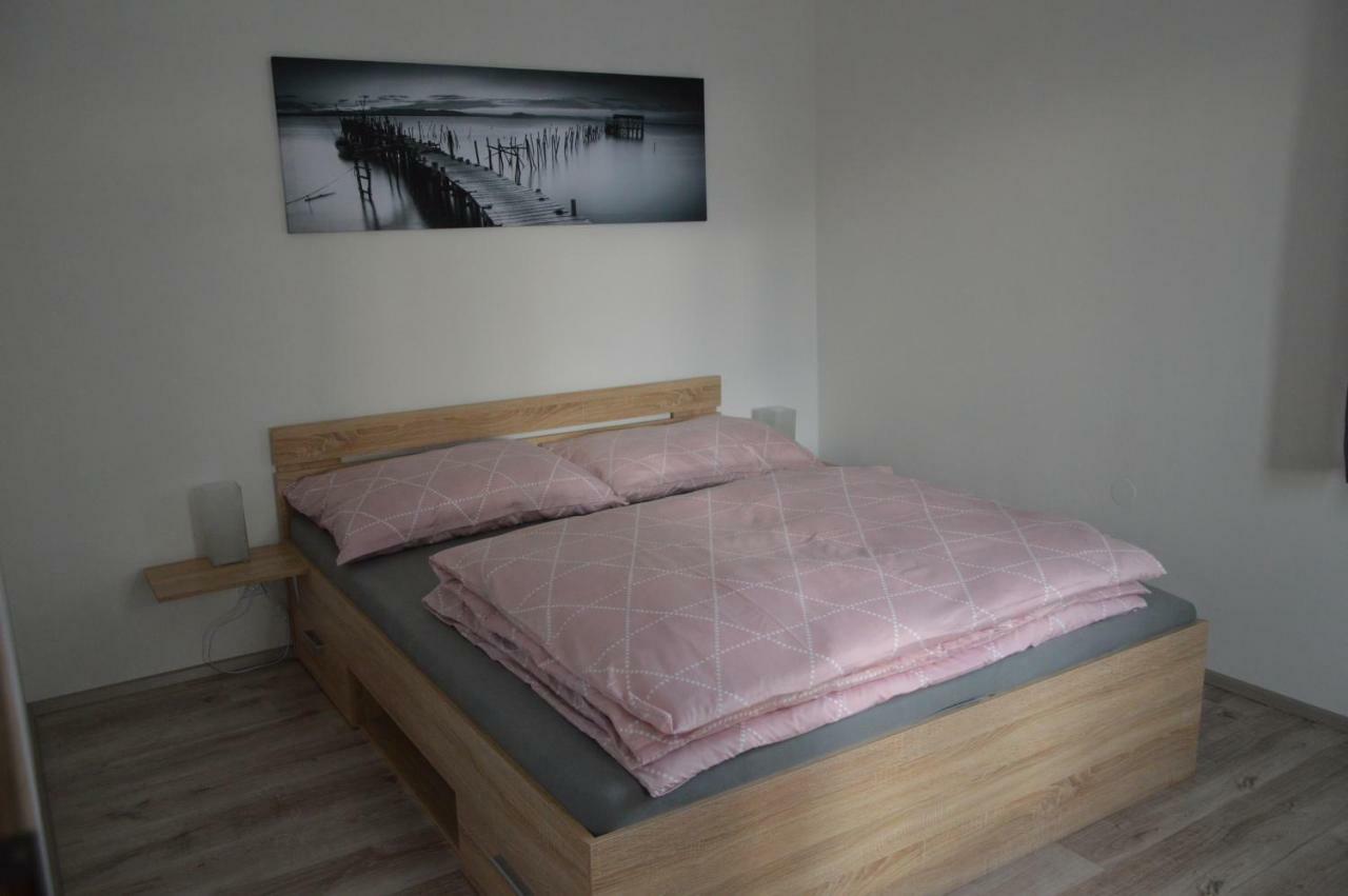 Apartmanovy Byt Тршебонь Экстерьер фото